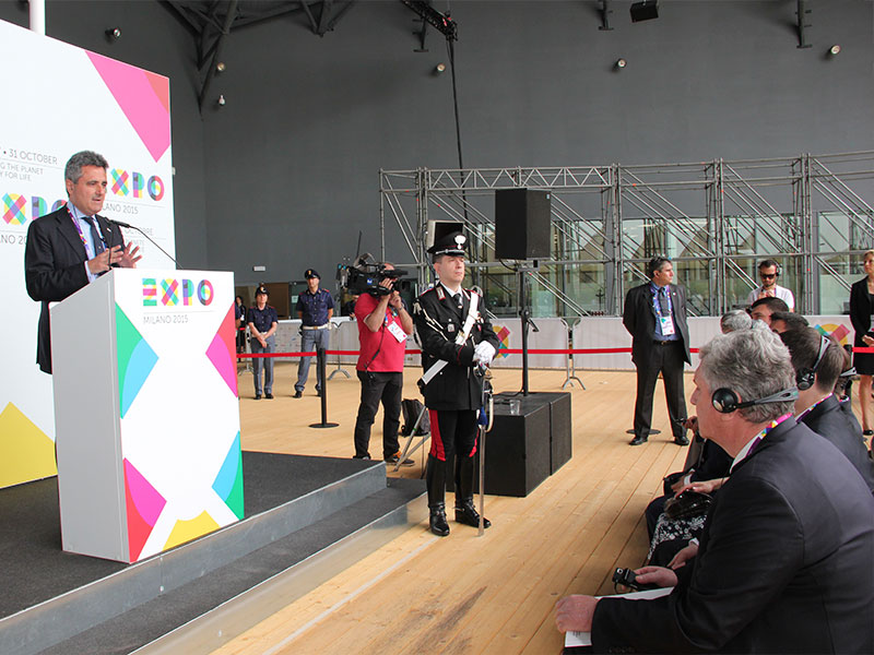 Генкомиссар ЭКСПО-2015 Бруно Паскуино приветствует Кыргызстан на итальянской земле