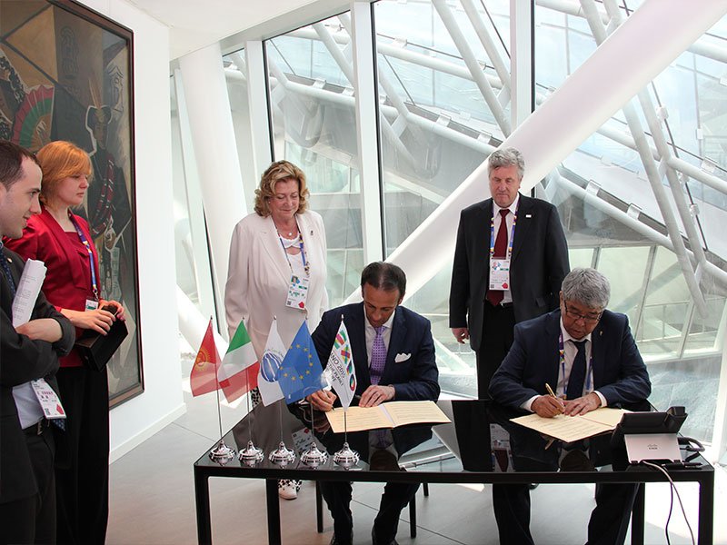 Подписание Соглашения о сотрудничестве между Торгово-промышленными палатами Кыргызской Республики и города Милан (Италия)