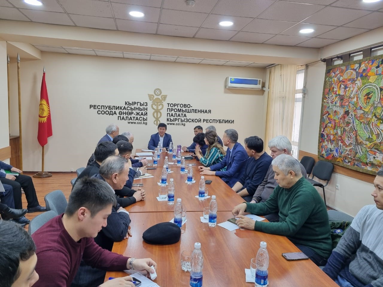 Соода-өнөр жай палатасынын алдында курулуш боюнча комитет түзүлдү