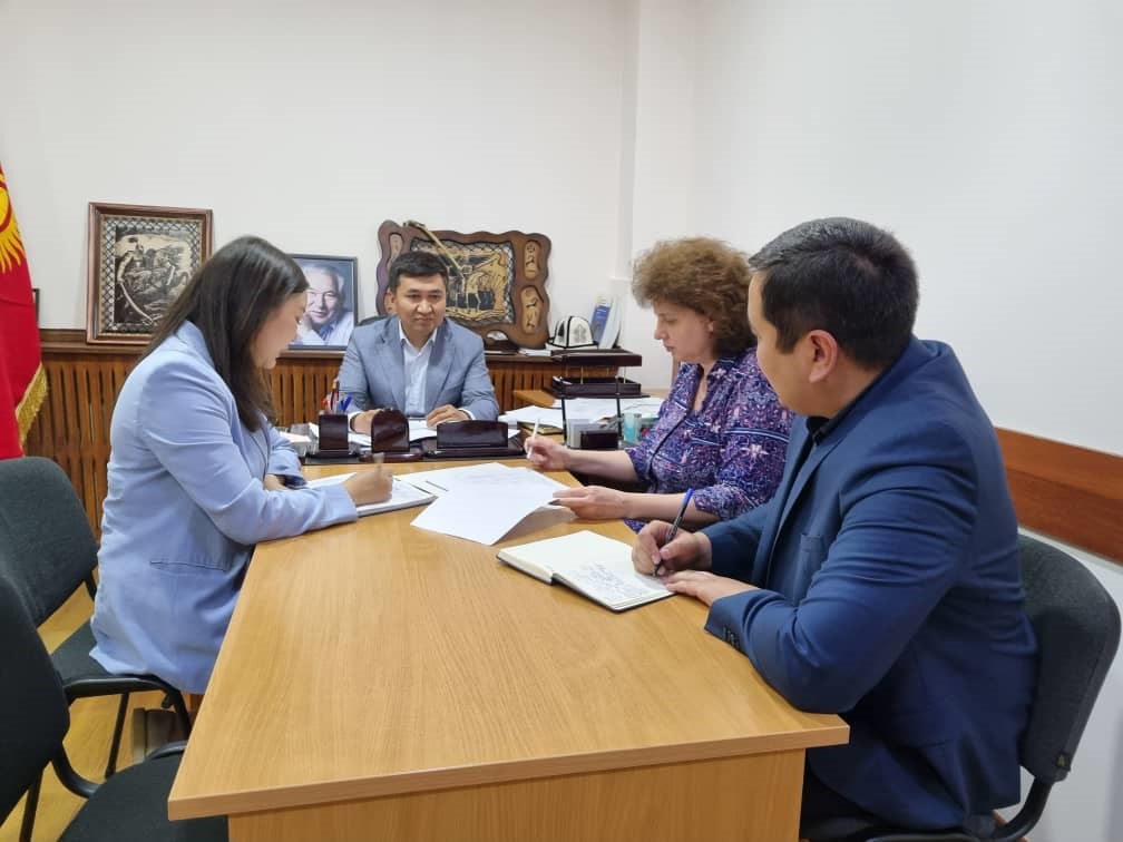 Соода-өнөр жай палатасынын бөлүмү жаңы бизнесмендерди тартат жана ишкердикти активдүү колдойт