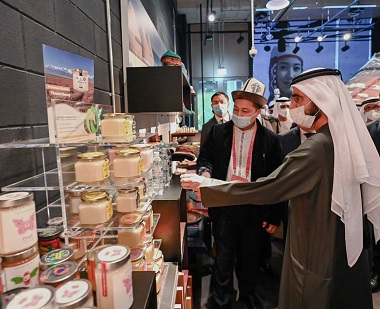 EXPO-2020 көргөзмөсүндө Кыргызстандын павильонун Дубай эмиратынын Башкаруучусу, Бириккен Араб Эмираттарынын (БАЭ) премьер-министри жана вице-президенти шейх Мохаммед бен Рашид Аль Мактум көрүп кетти